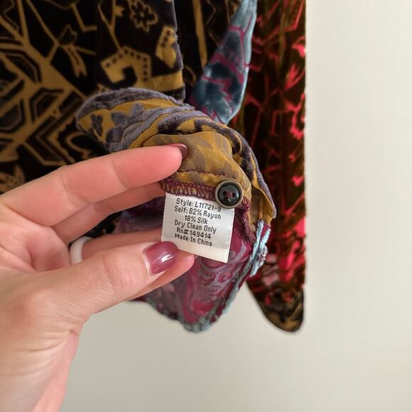 Johnny Was Frida Velvet Patterned Button Down Shirt Red/Yellow M - Picture 13 of 15